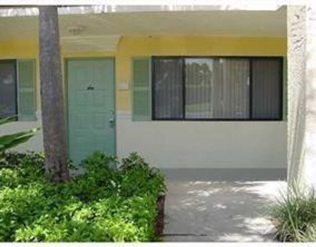 Photo of 1417 Meadows Circle #1417, Boynton Beach, FL 33436 (MLS # F10511917)