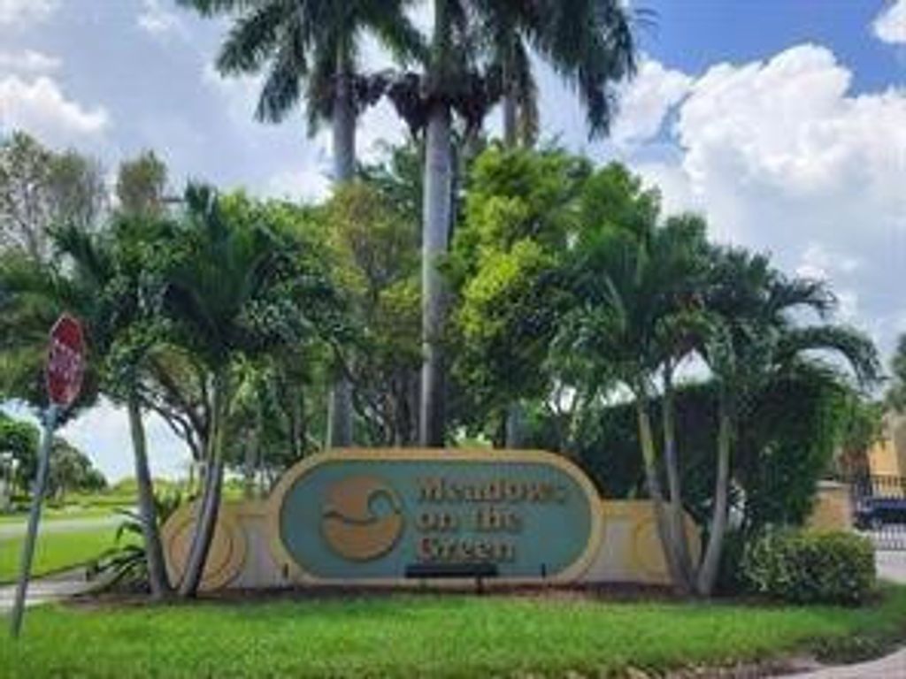 Photo of 1417 Meadows Circle #1417, Boynton Beach, FL 33436 (MLS # F10511917)