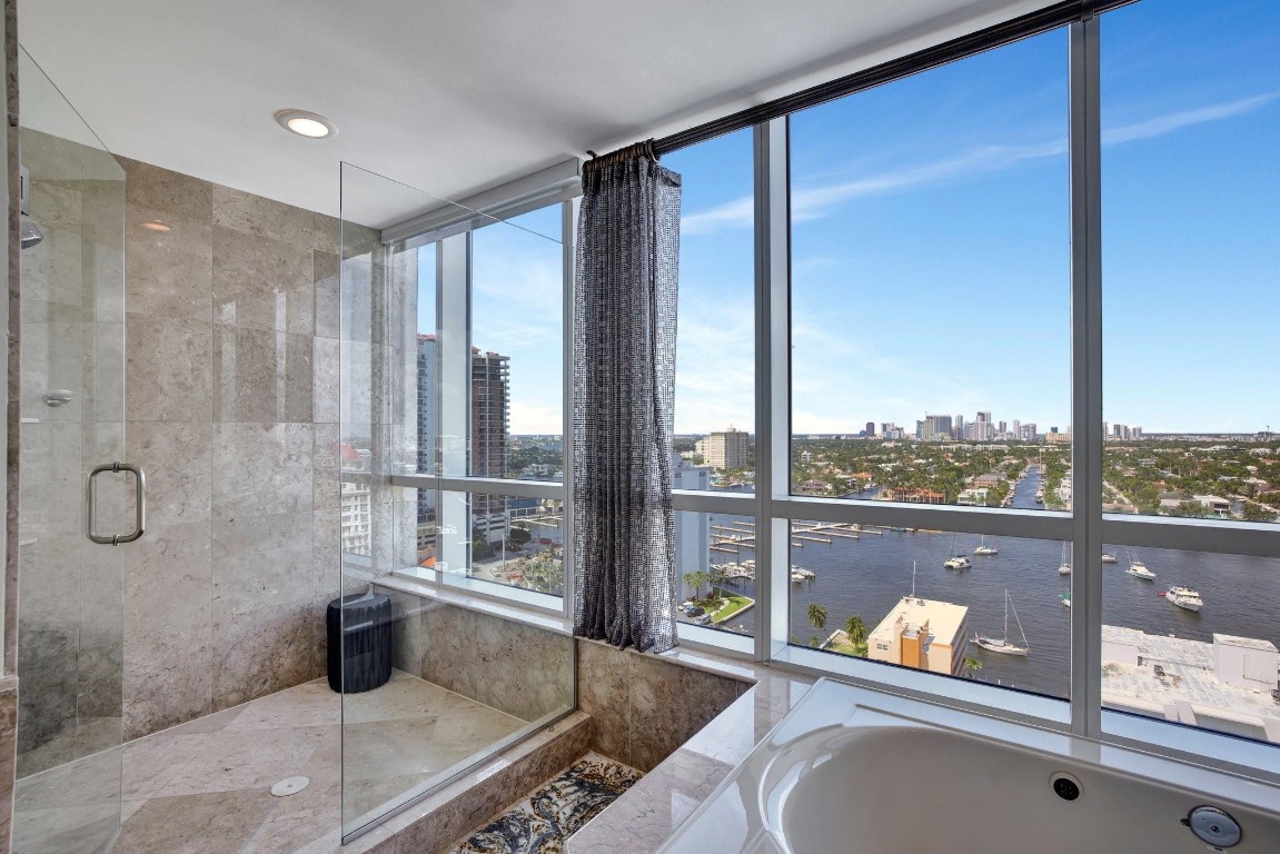 Ritz Carlton - Residential