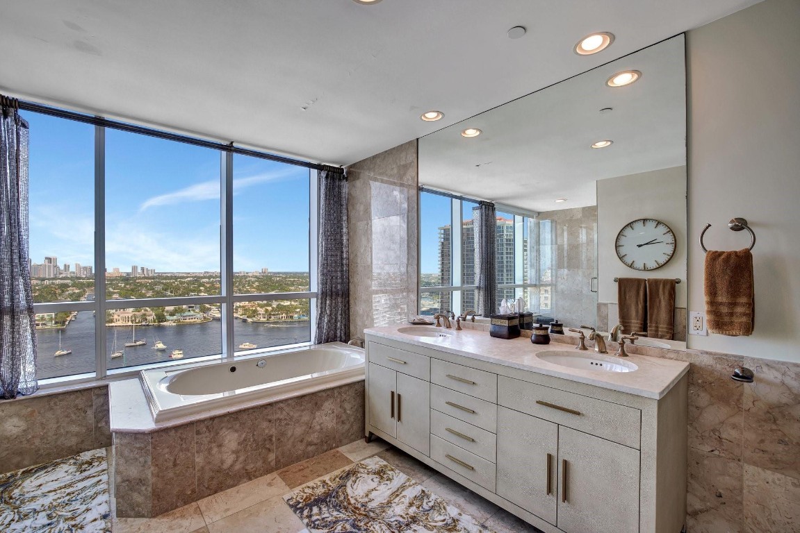 Ritz Carlton - Residential