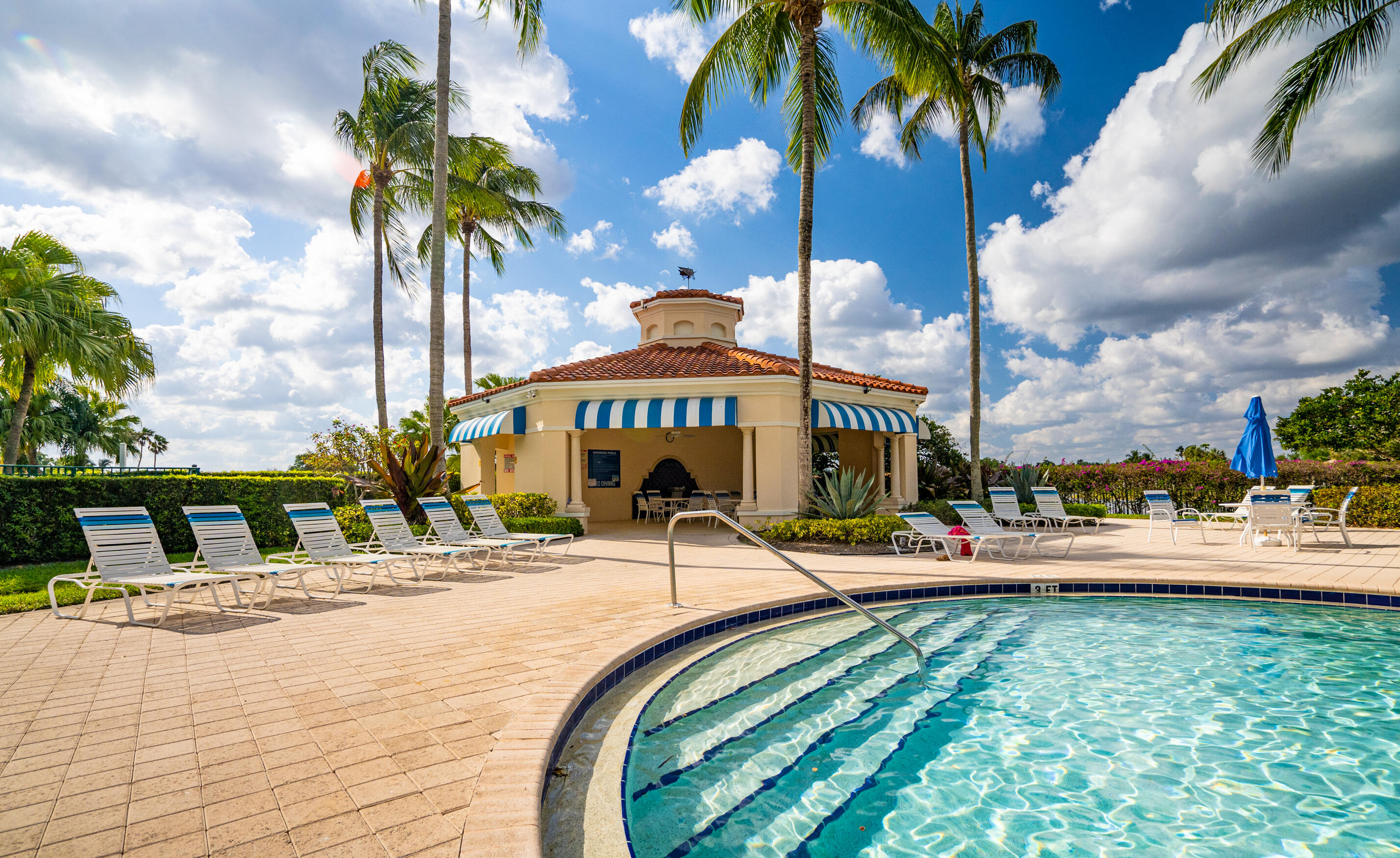 RIVERWALK 2 - Residential