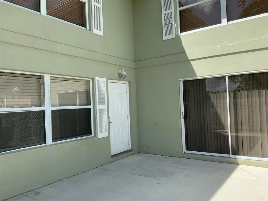 SPACIOUS 2 BEDROOM 2.5 BATHROOMS BOTHE BEDROOMS HAS ITS OWN PRIVATE BATHROOM ONE HAS A WALKIN CLOSET. DOWN STAIRS HAS A STORAGE CLOSET SPACIOUS KITCHEN WITH A WINDOW GREAT FOR NATURAL LIGHT. EXTER HAS A COURT YARD PATIO GREAT FOR COOKOUTS. COMMUNITY HAS A POOL, VOLLYBALL  AREA AT THE PARK , TENNIS COURTS & FITNESS TRAIL.