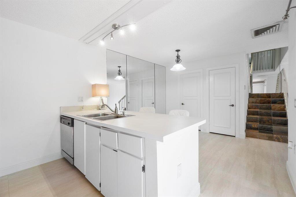 HERITAGE VILLAGE OF P B LAKES - Residential