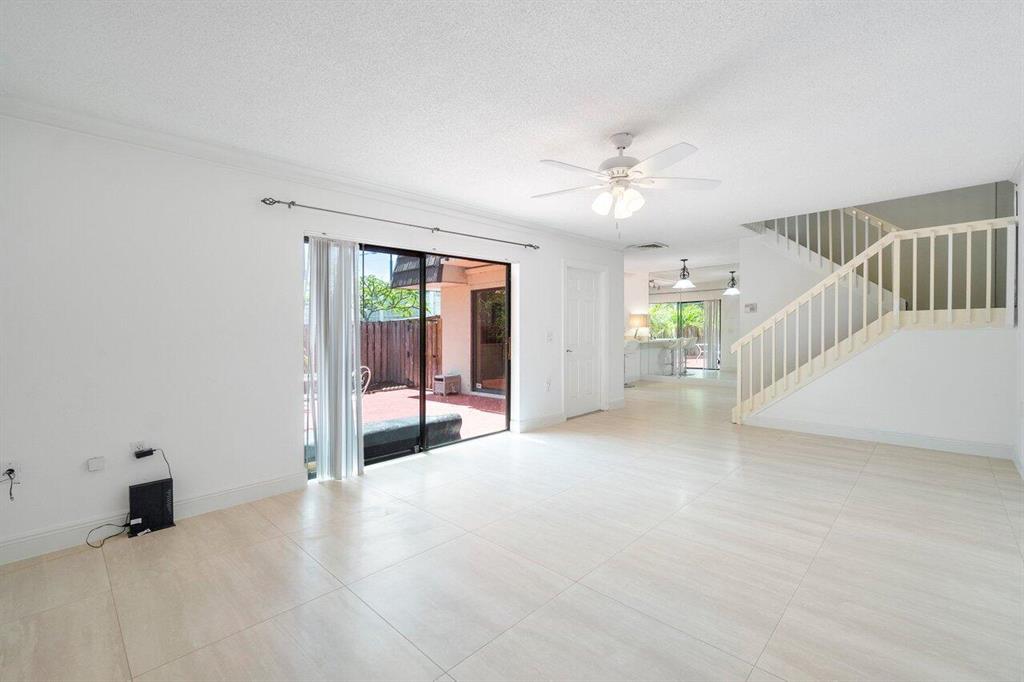 HERITAGE VILLAGE OF P B LAKES - Residential