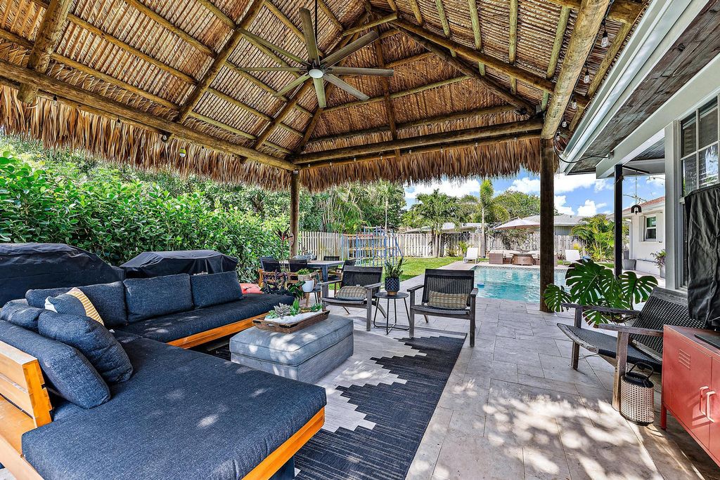 Photo of 226 W Norfolk Road, Jupiter, FL 33469 (MLS # R11078733)