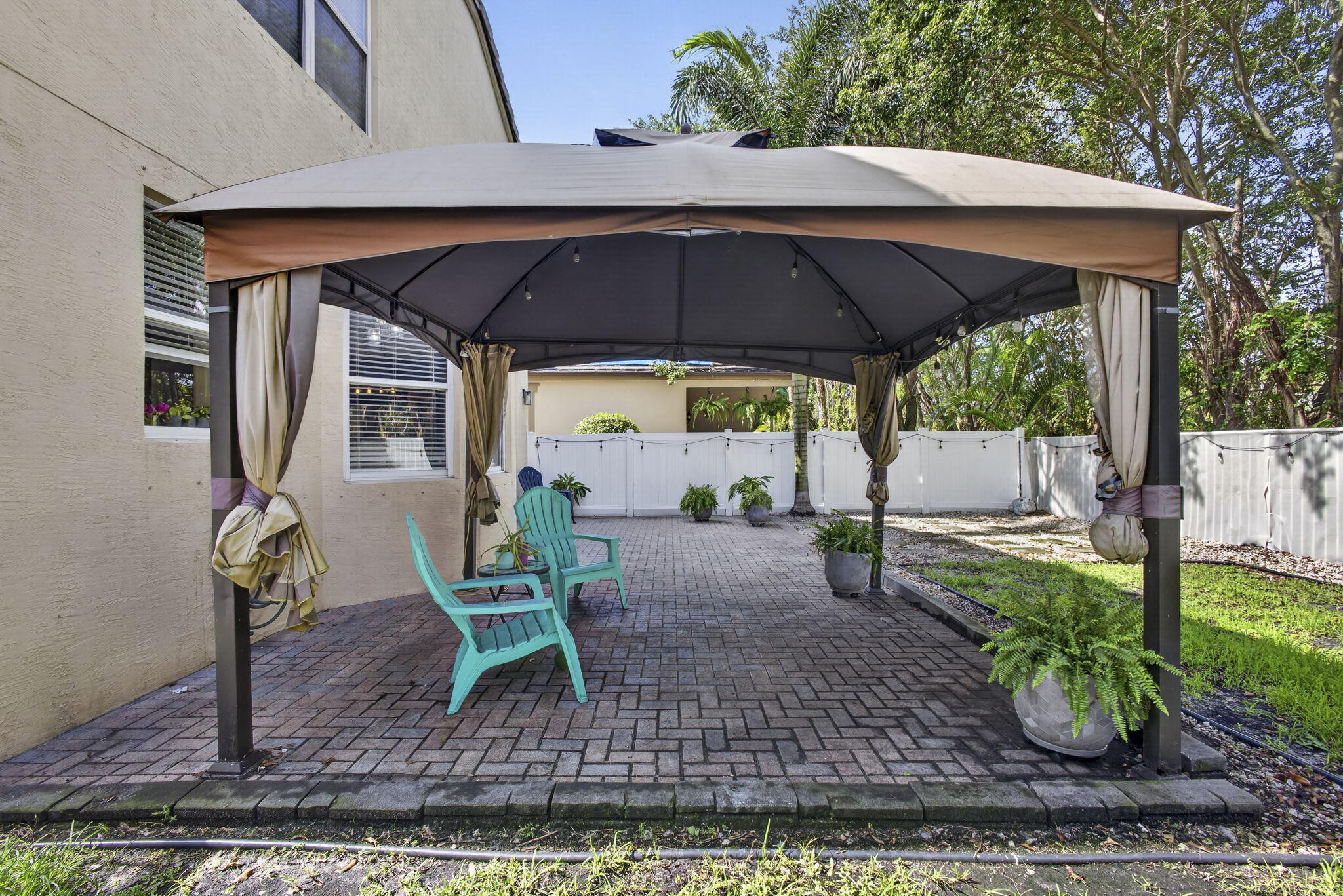 THOROUGHBRED LAKE ESTATES 2 - Residential