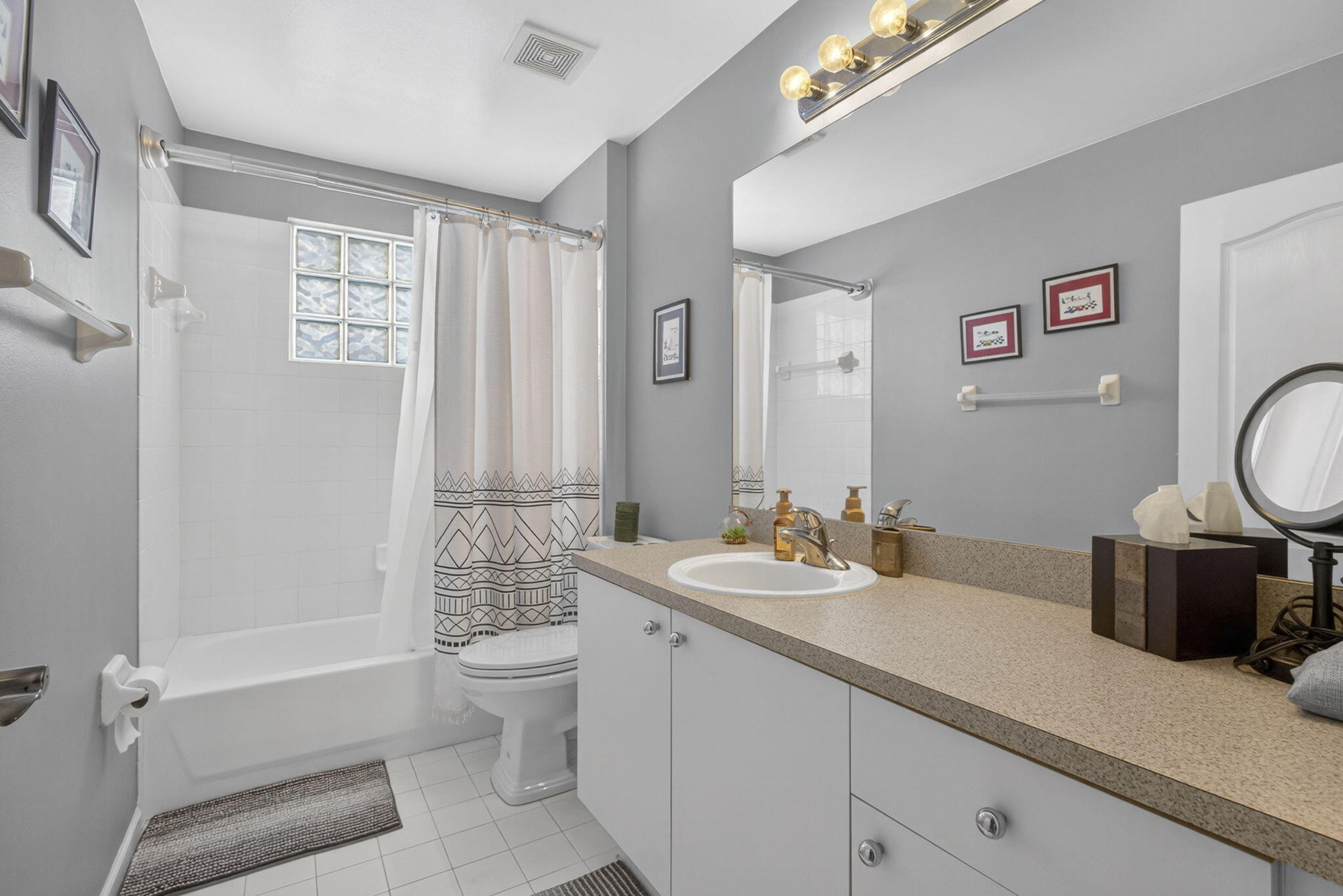 THOROUGHBRED LAKE ESTATES 2 - Residential