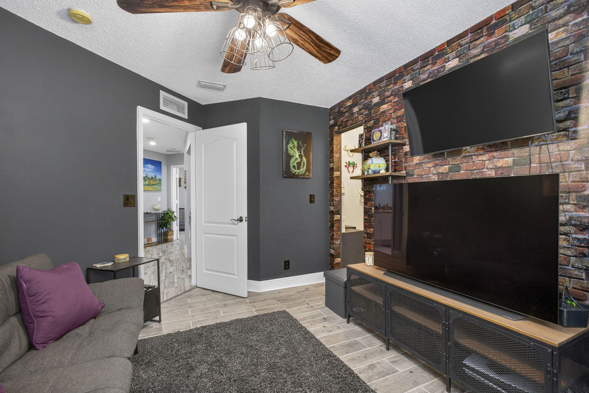 THOROUGHBRED LAKE ESTATES 2 - Residential