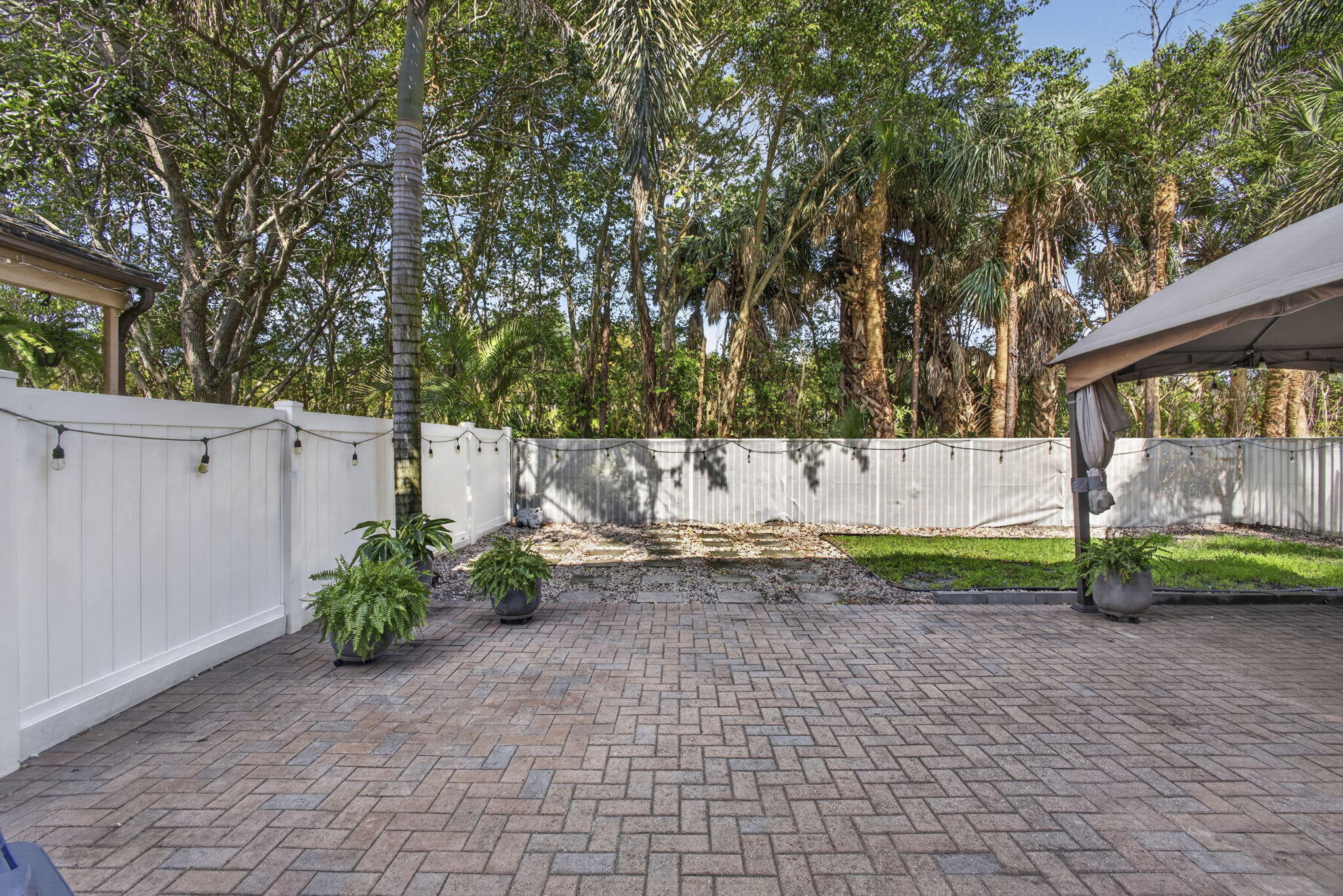 THOROUGHBRED LAKE ESTATES 2 - Residential