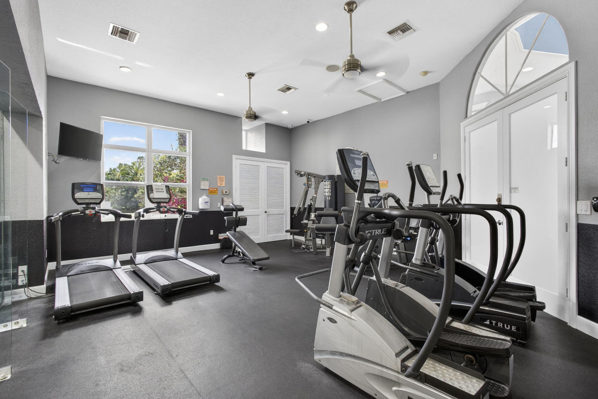 THOROUGHBRED LAKE ESTATES 2 - Residential