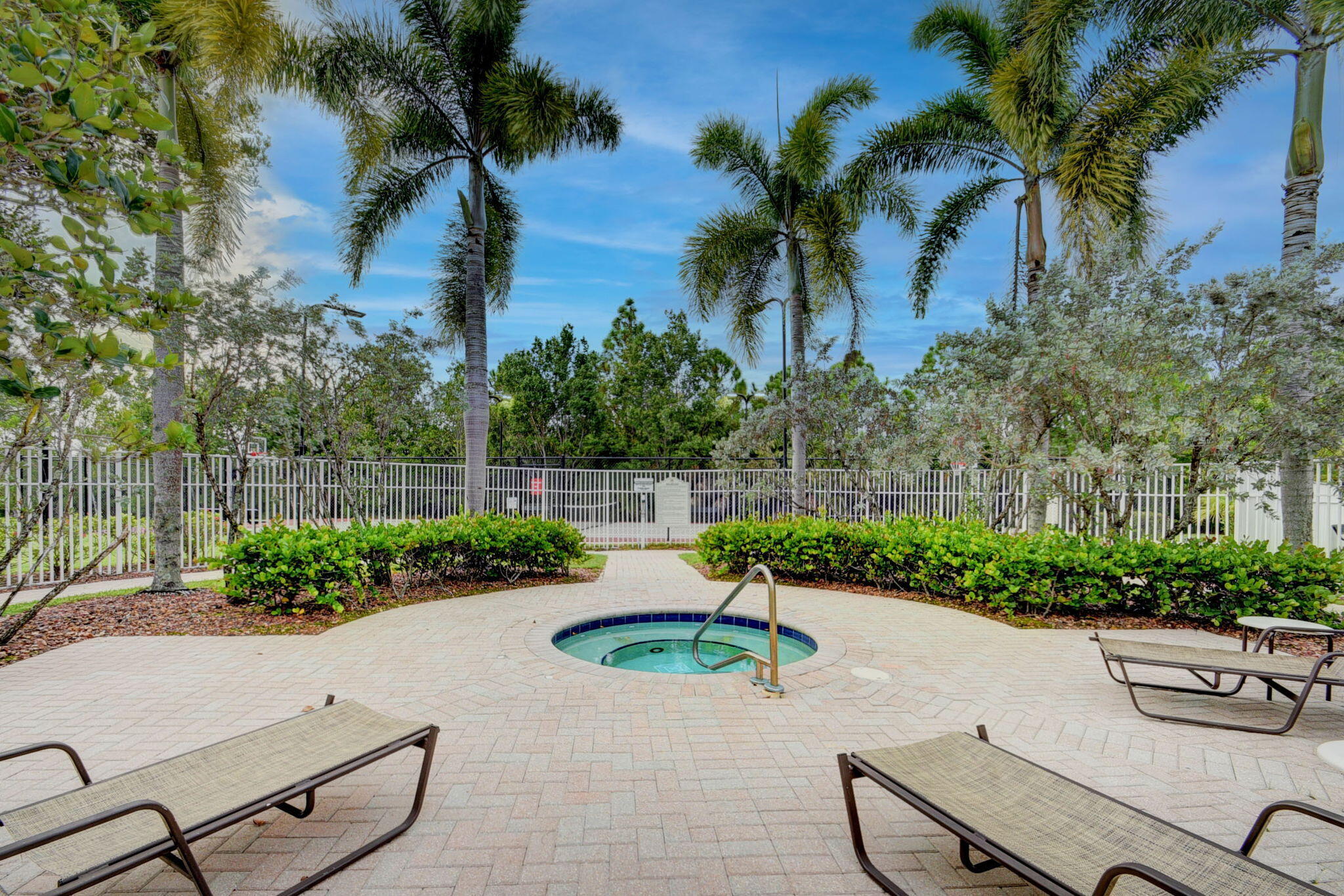 THOROUGHBRED LAKE ESTATES 2 - Residential