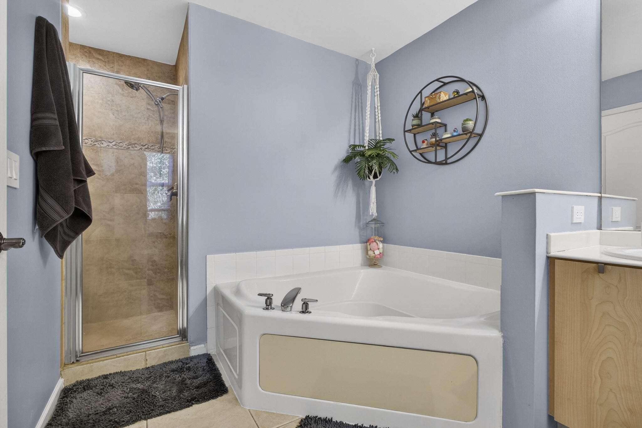 THOROUGHBRED LAKE ESTATES 2 - Residential
