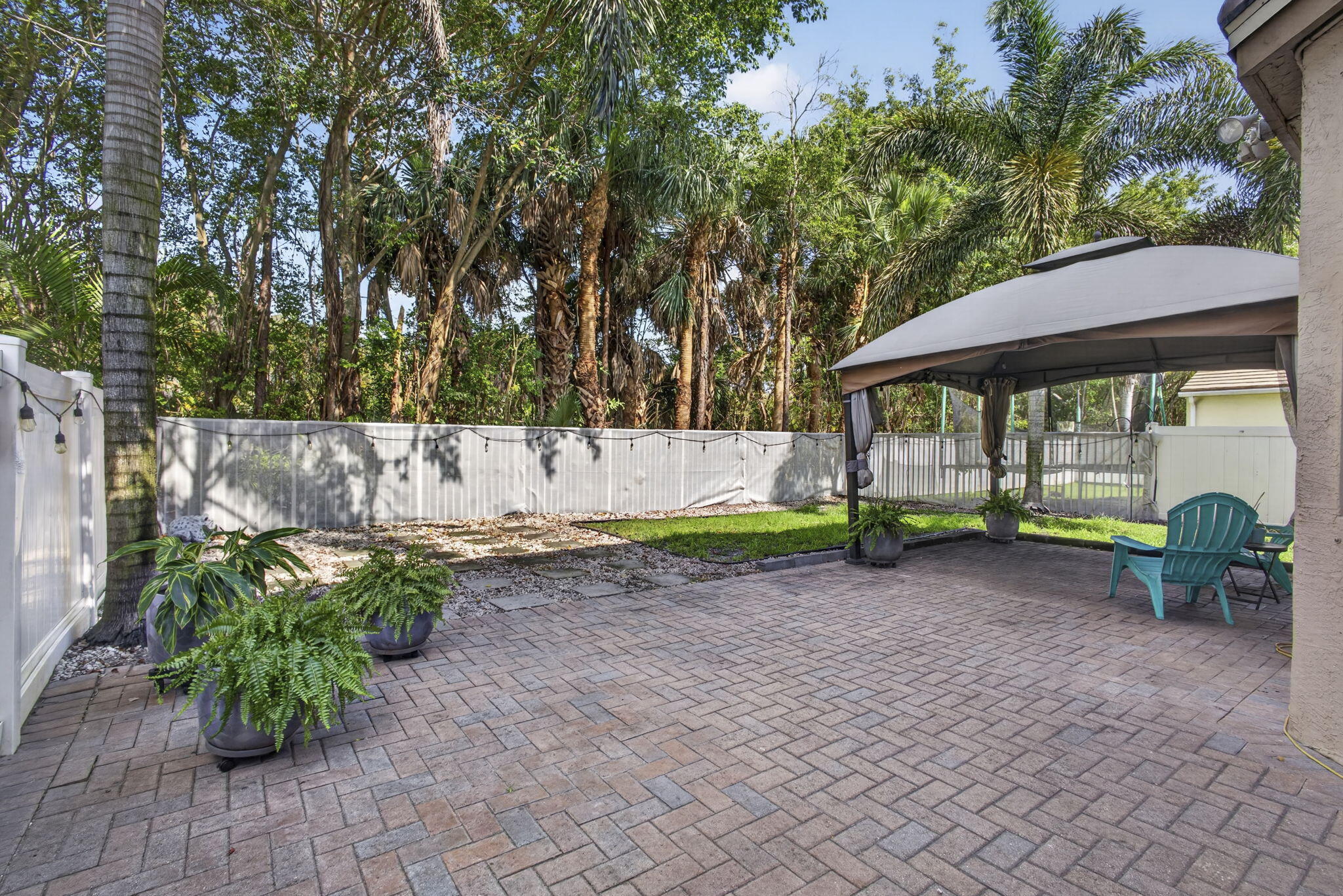 THOROUGHBRED LAKE ESTATES 2 - Residential