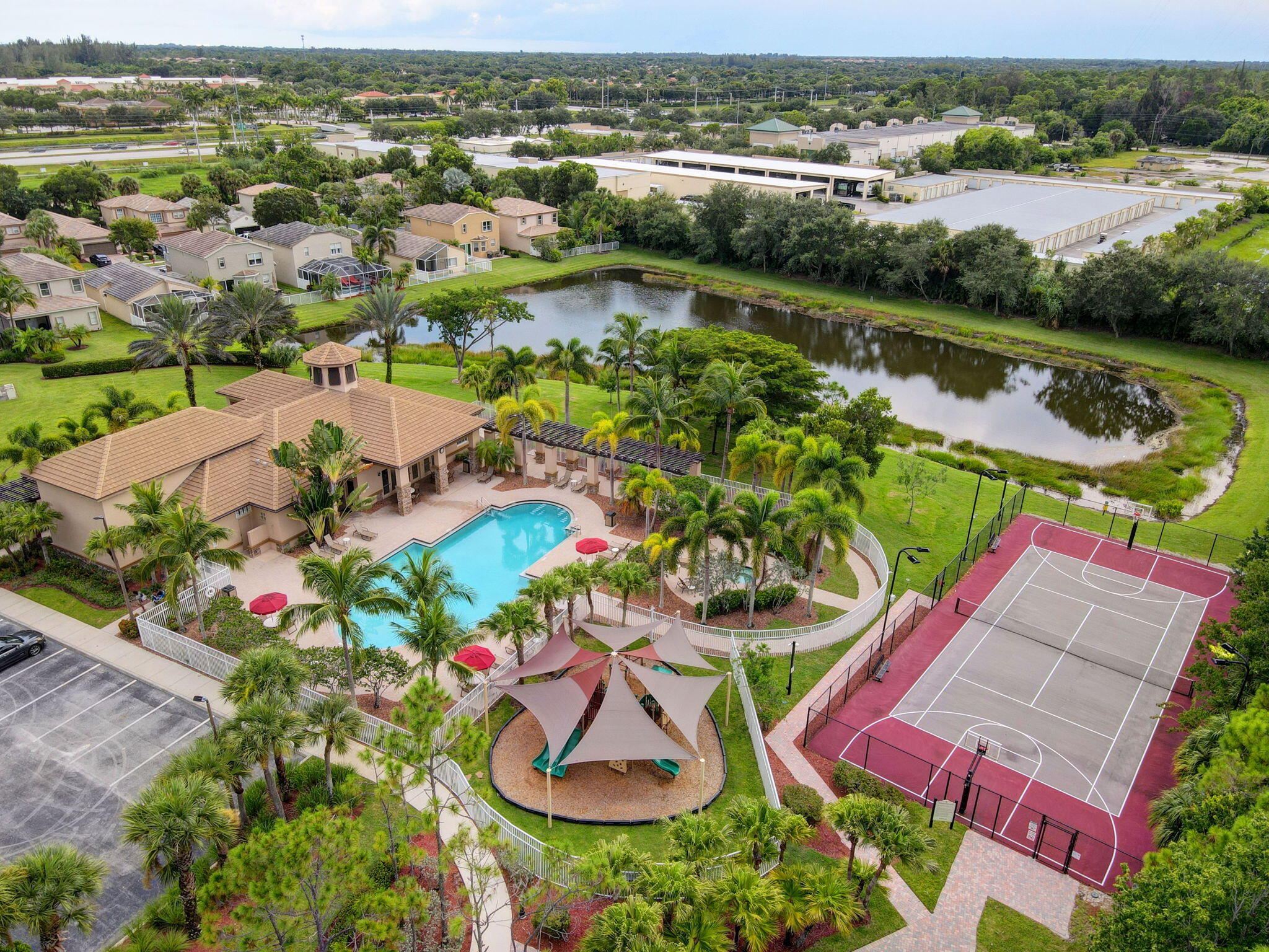 THOROUGHBRED LAKE ESTATES 2 - Residential