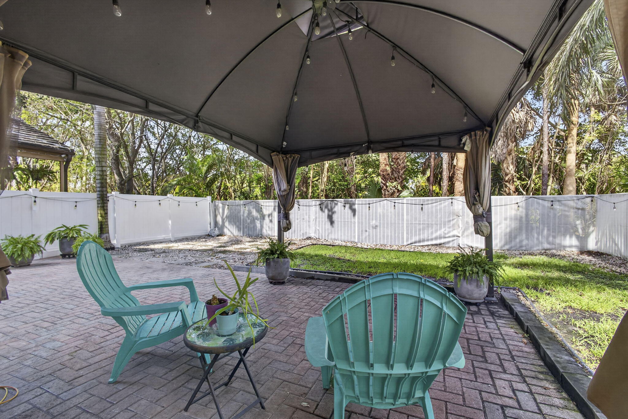 THOROUGHBRED LAKE ESTATES 2 - Residential