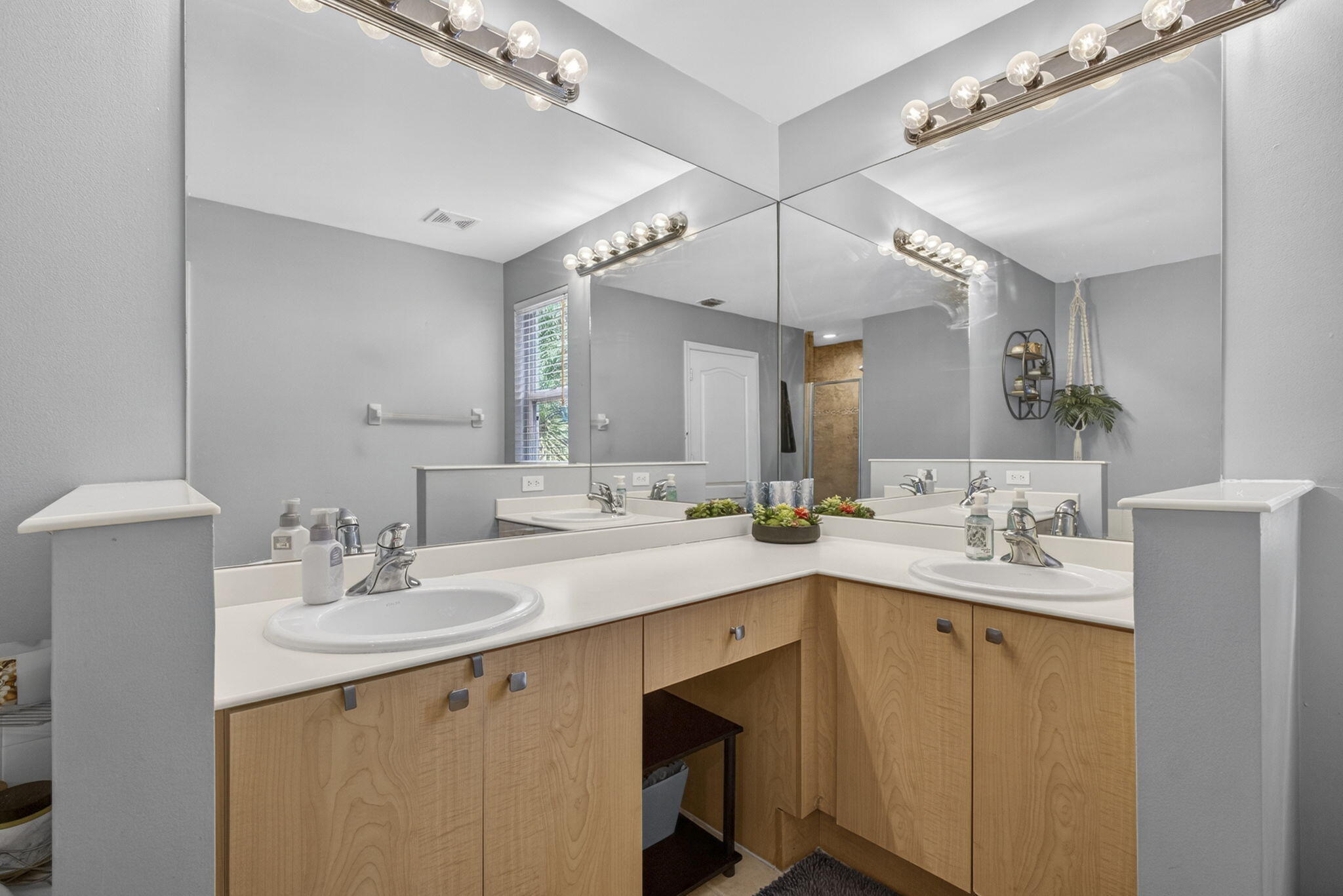 THOROUGHBRED LAKE ESTATES 2 - Residential