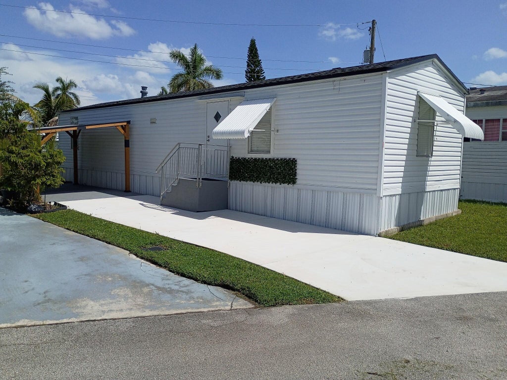 Photo of 8517 SW 17TH Court, Davie, FL 33324 (MLS # B26063455)