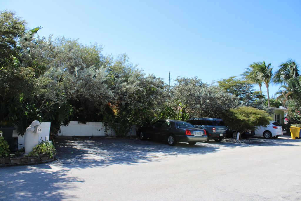 Photo of 14 Tropical Drive, FL (MLS # B26034289)