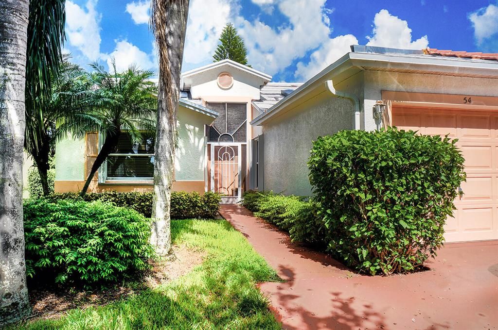 Photo of 54 Sausalito Drive, Boynton Beach, FL 33436 (MLS # R10740904)