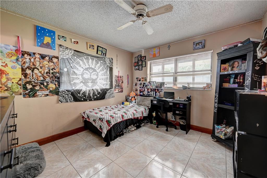 CORAL PLAZA CONDO PHASE I - Residential