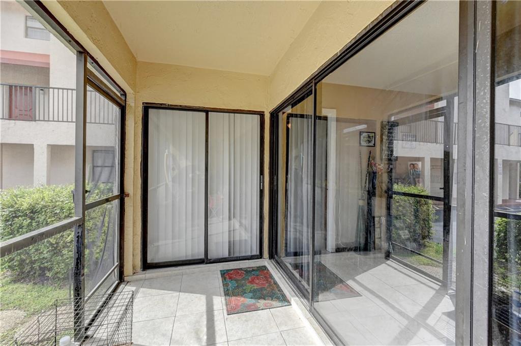 CORAL PLAZA CONDO PHASE I - Residential