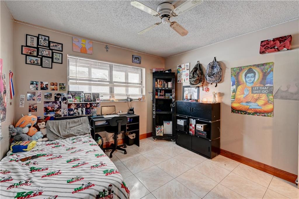 CORAL PLAZA CONDO PHASE I - Residential