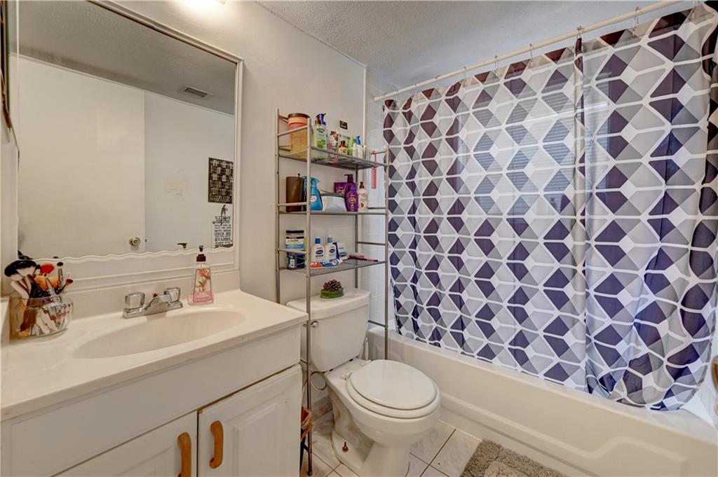 CORAL PLAZA CONDO PHASE I - Residential