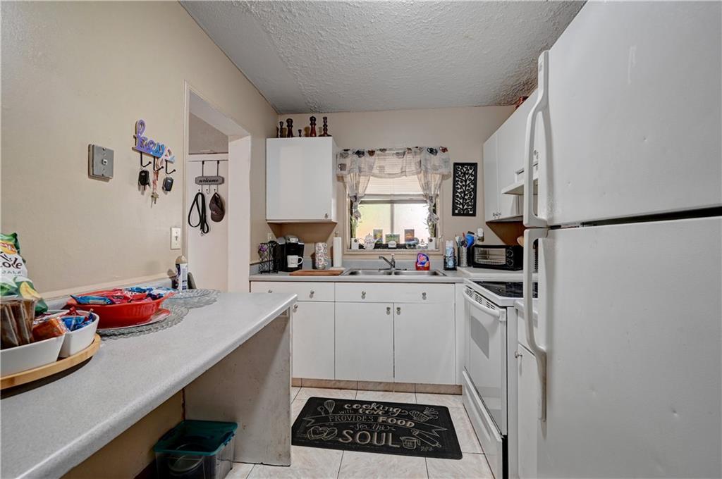 CORAL PLAZA CONDO PHASE I - Residential