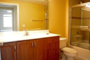 VILLAS AT EMERALD DUNES CONDO - Residential