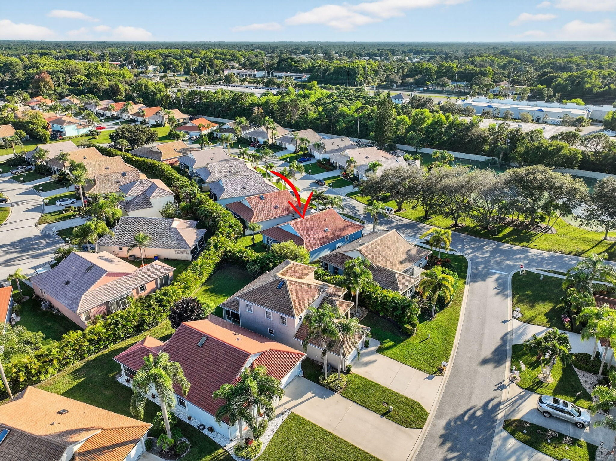 EMERALD LAKES - Residential