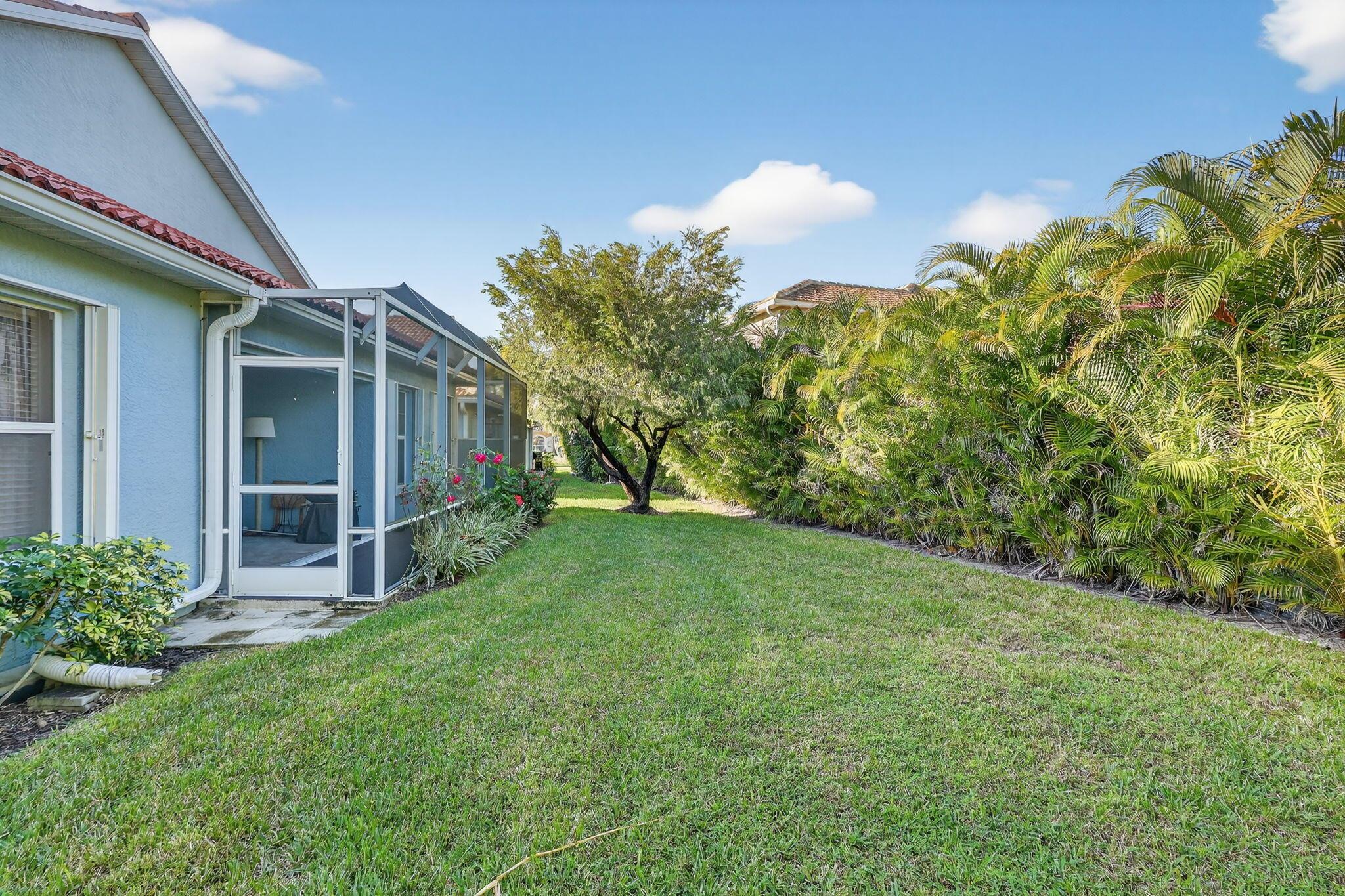 EMERALD LAKES - Residential