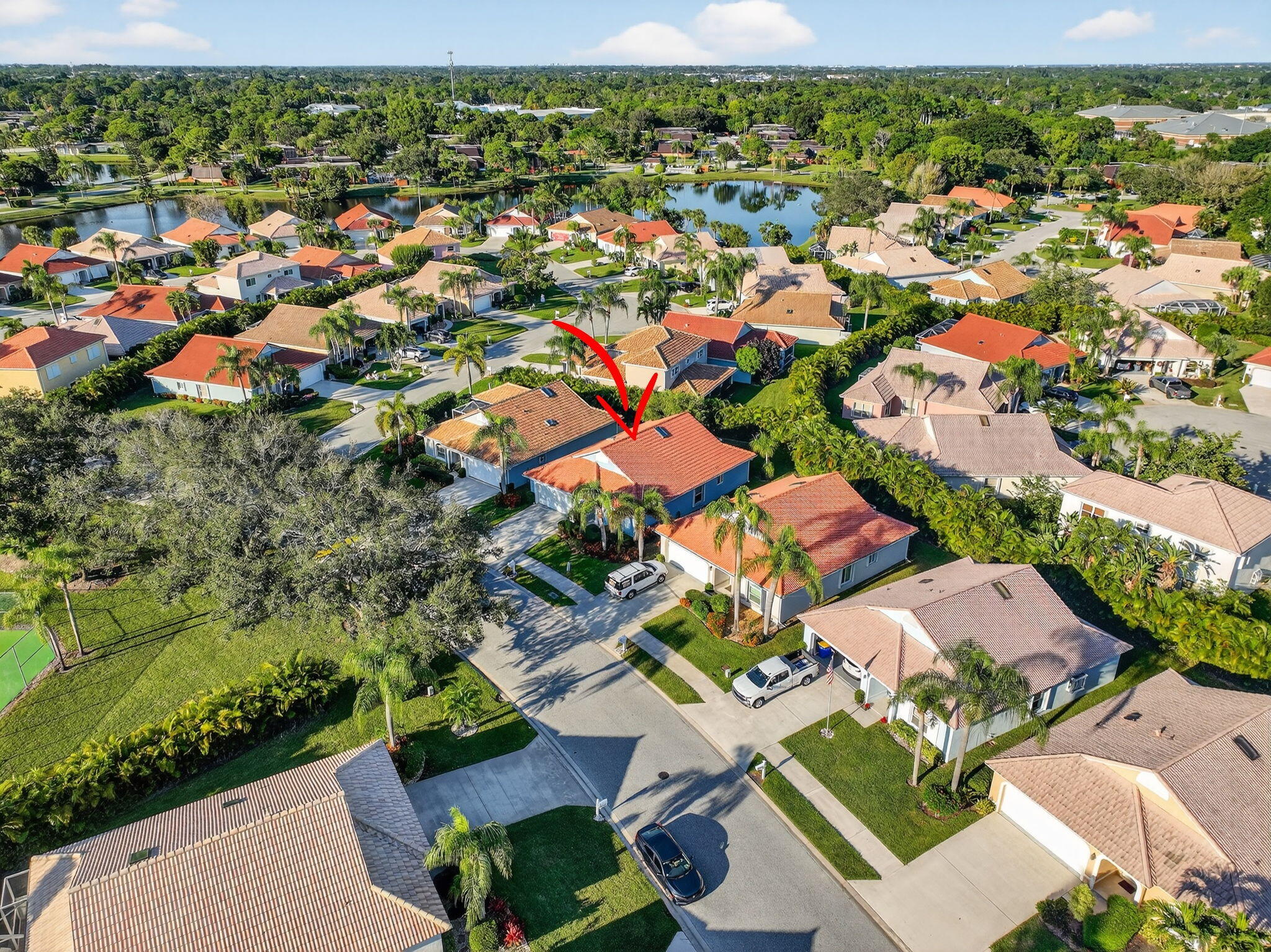 EMERALD LAKES - Residential