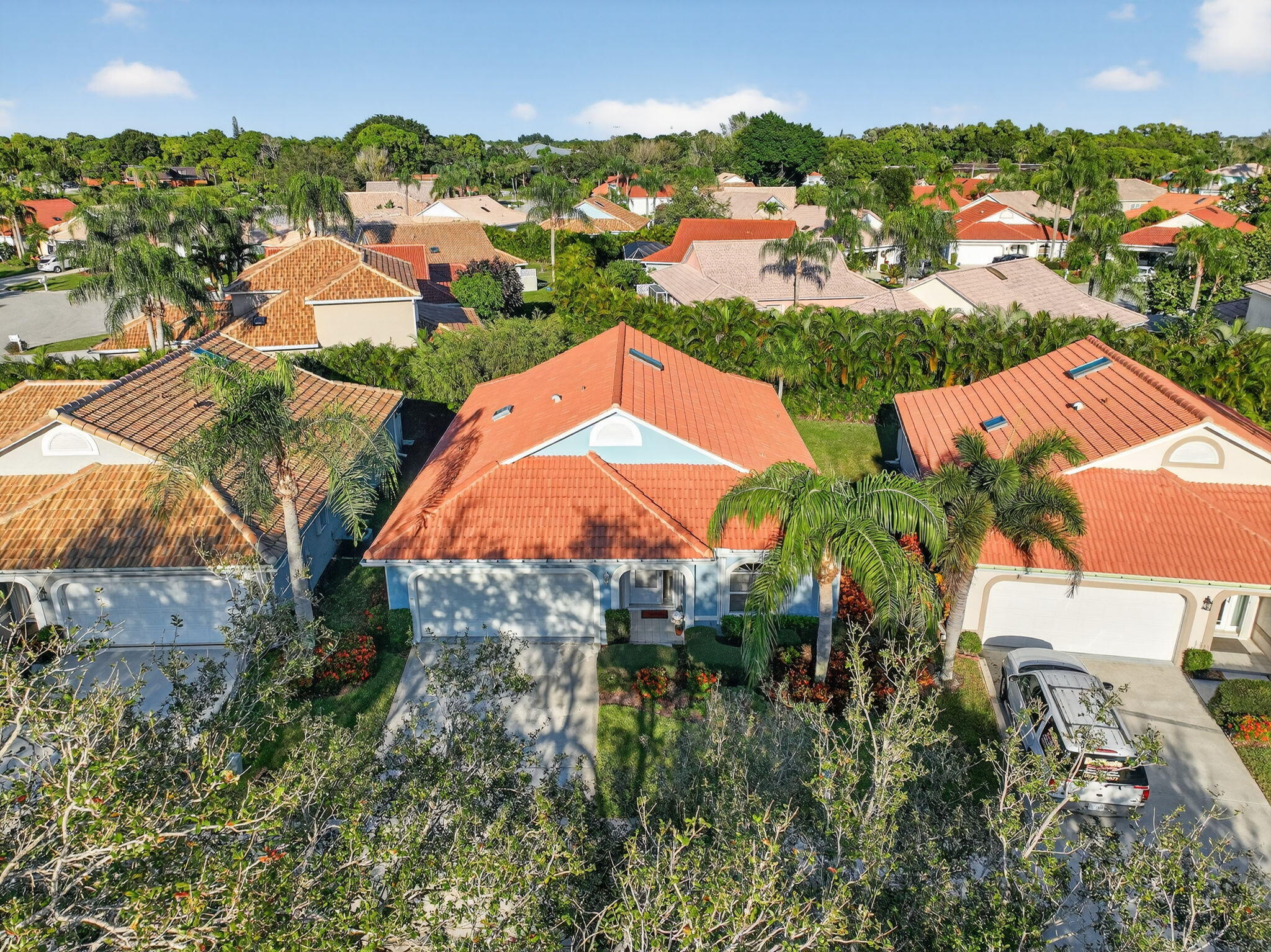 EMERALD LAKES - Residential