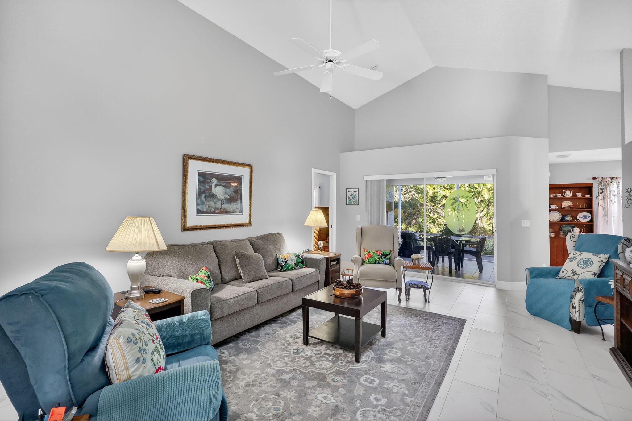 EMERALD LAKES - Residential