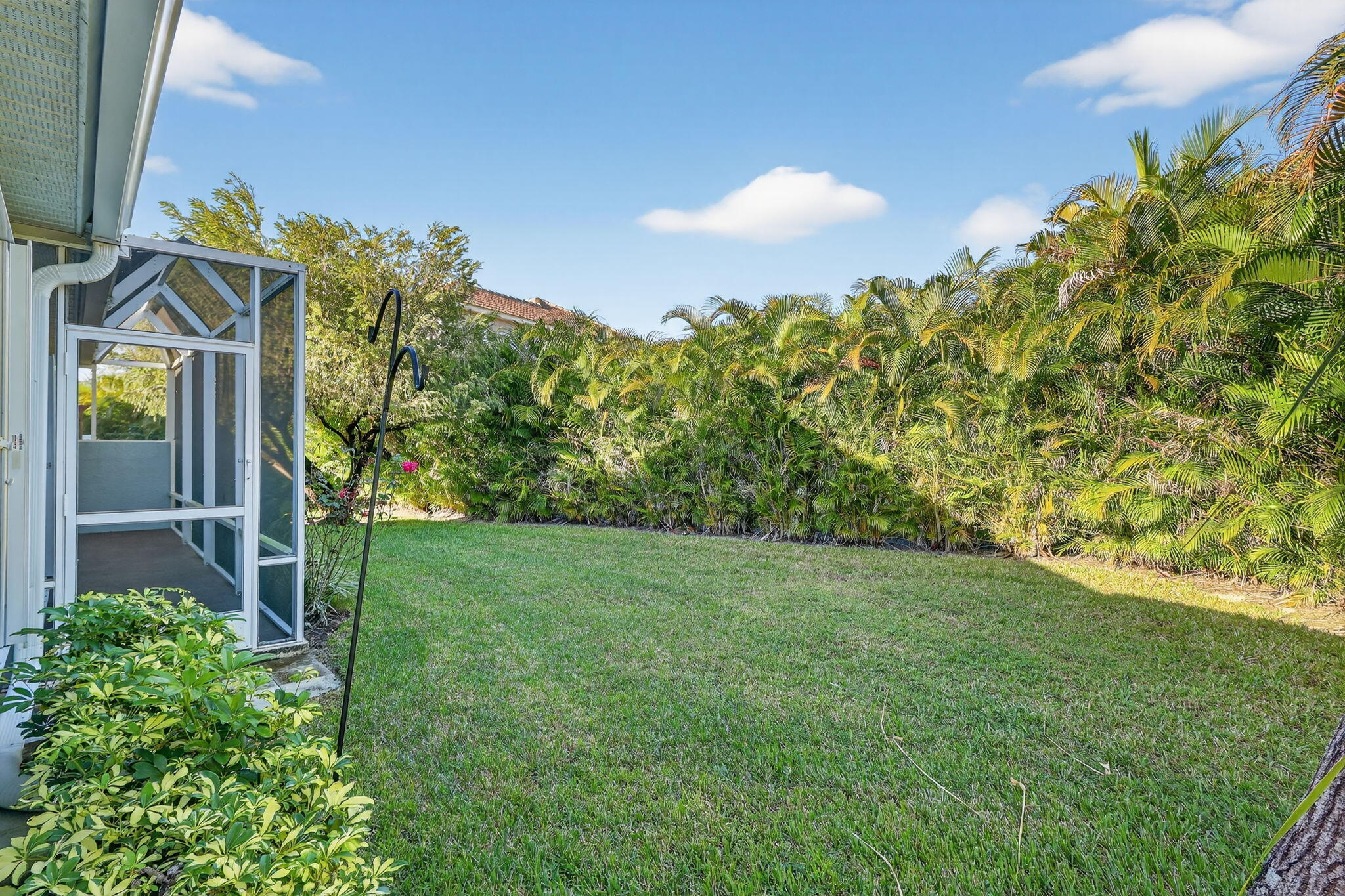 EMERALD LAKES - Residential