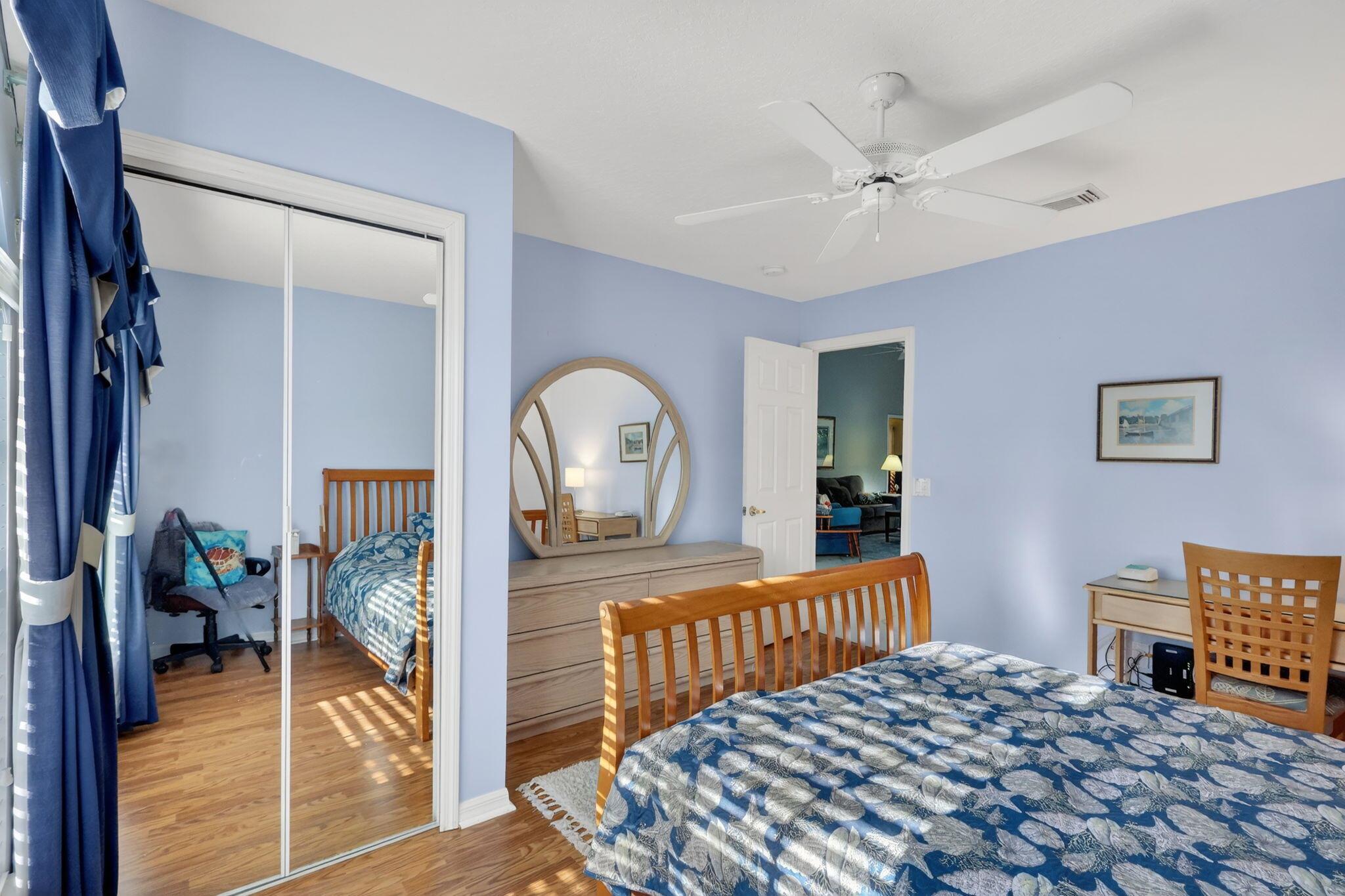 EMERALD LAKES - Residential