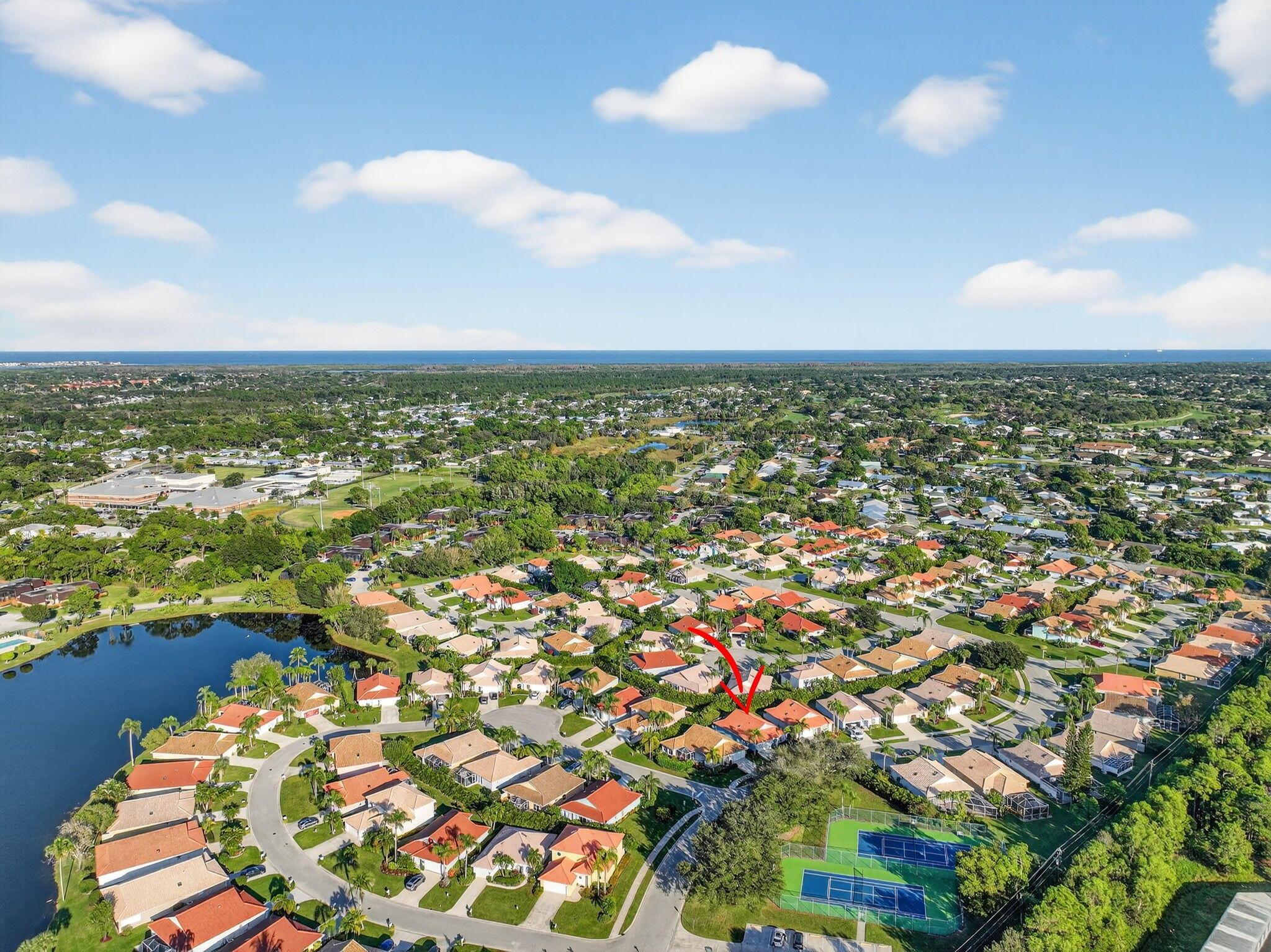 EMERALD LAKES - Residential