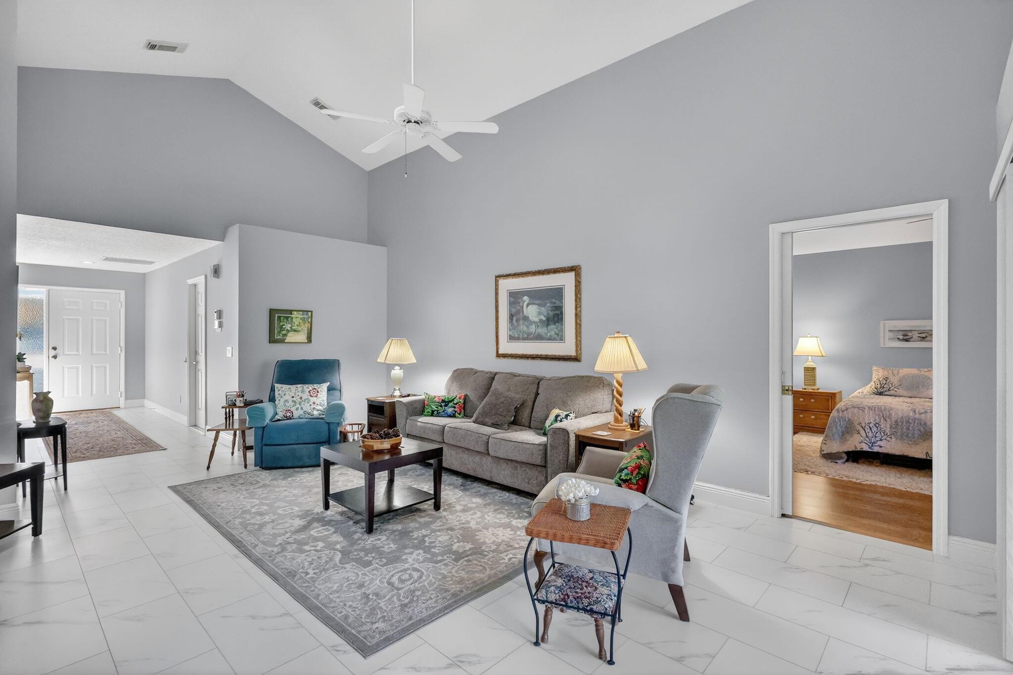 EMERALD LAKES - Residential