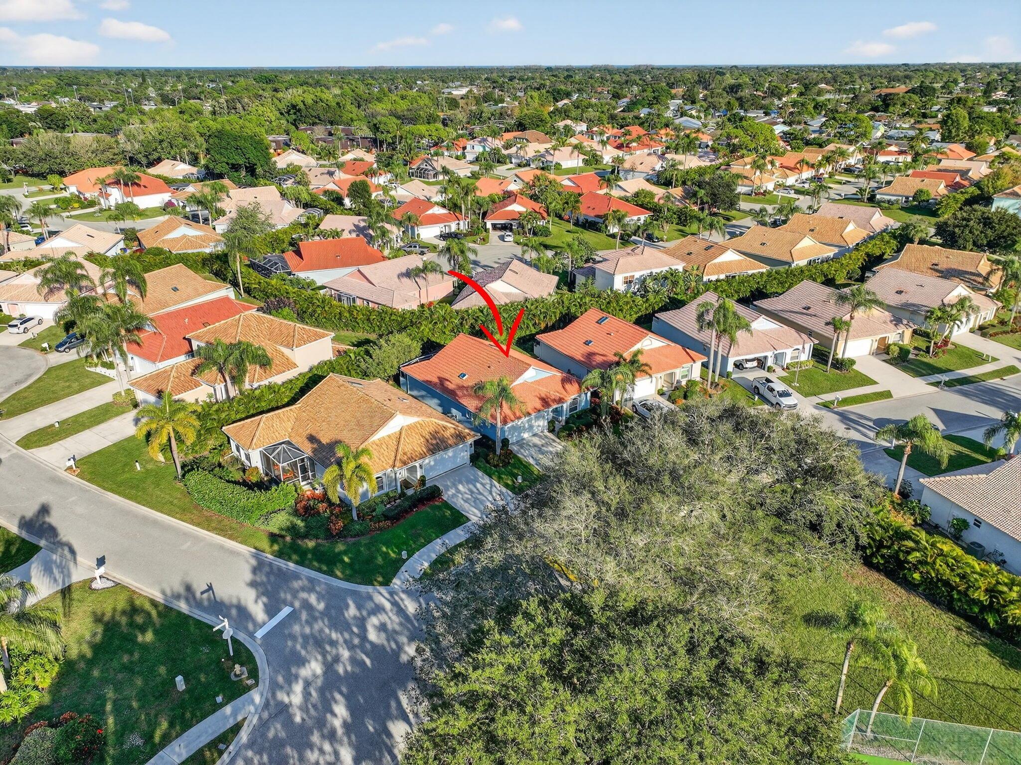 EMERALD LAKES - Residential