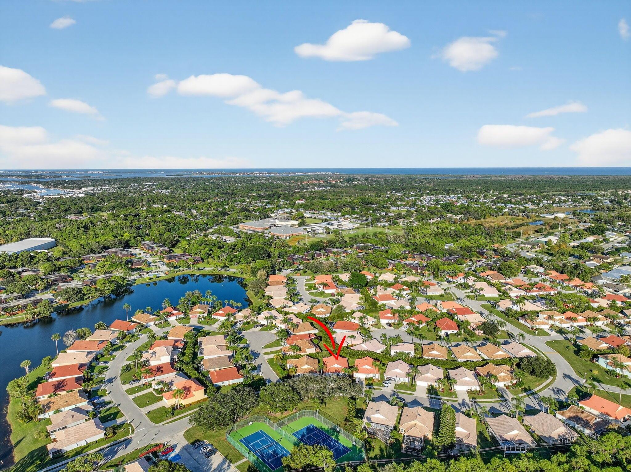 EMERALD LAKES - Residential