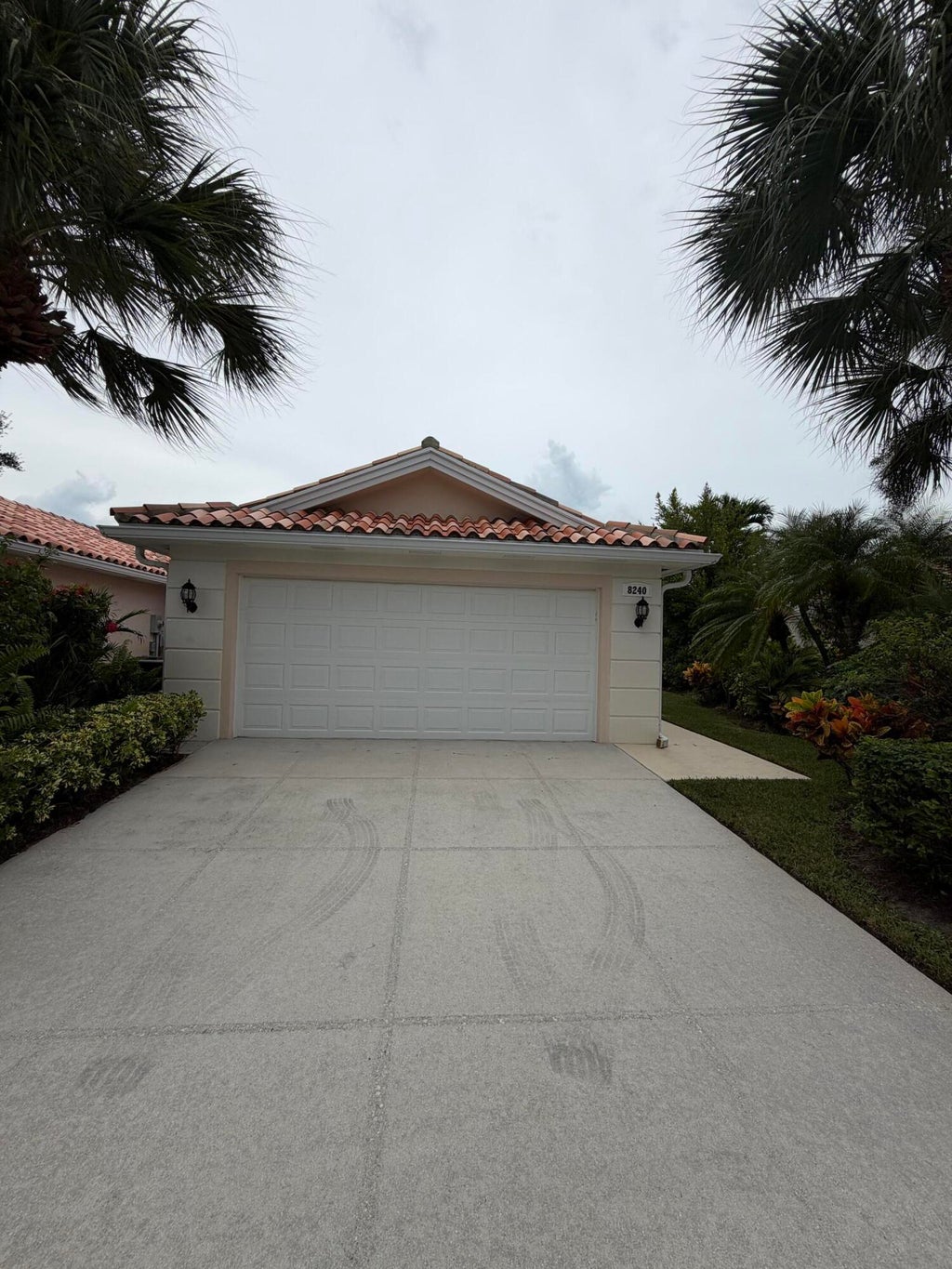 Photo of 8240 SE DOUBLE TREE Drive, Hobe Sound, FL 33455 (MLS # B26082124)
