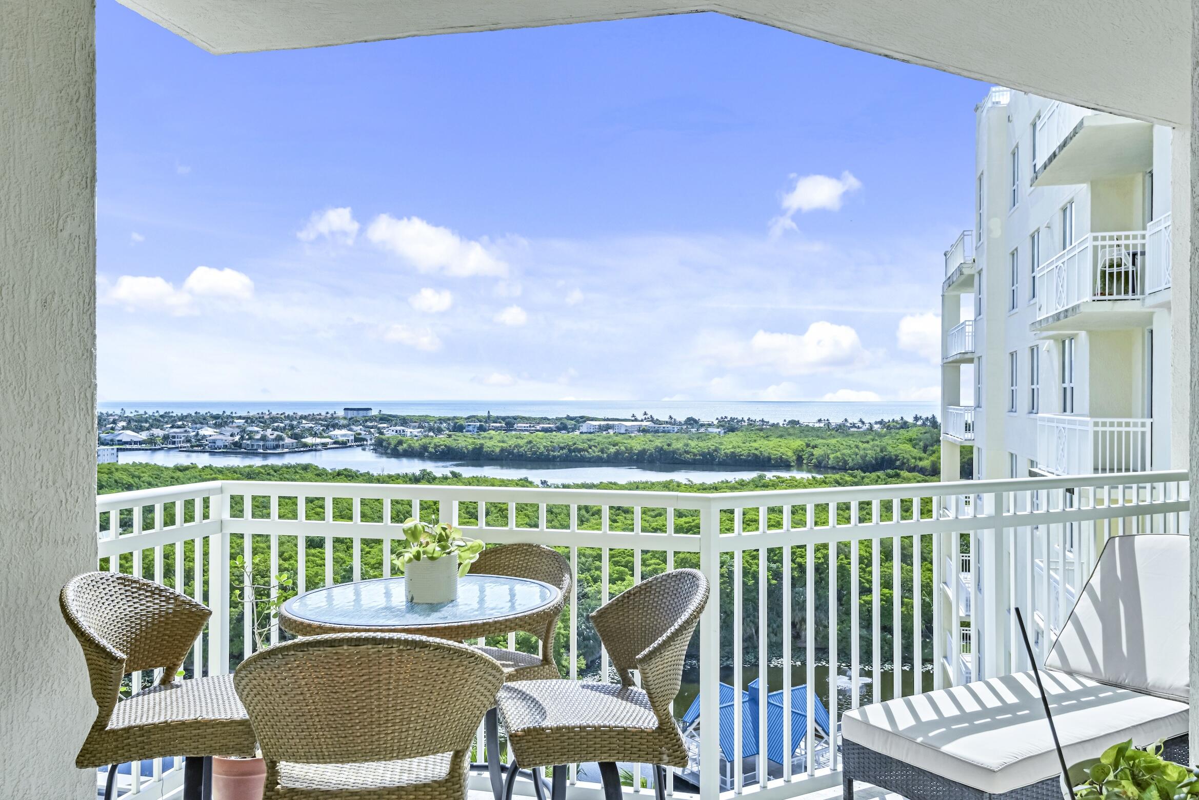 350 N Federal Highway 1208