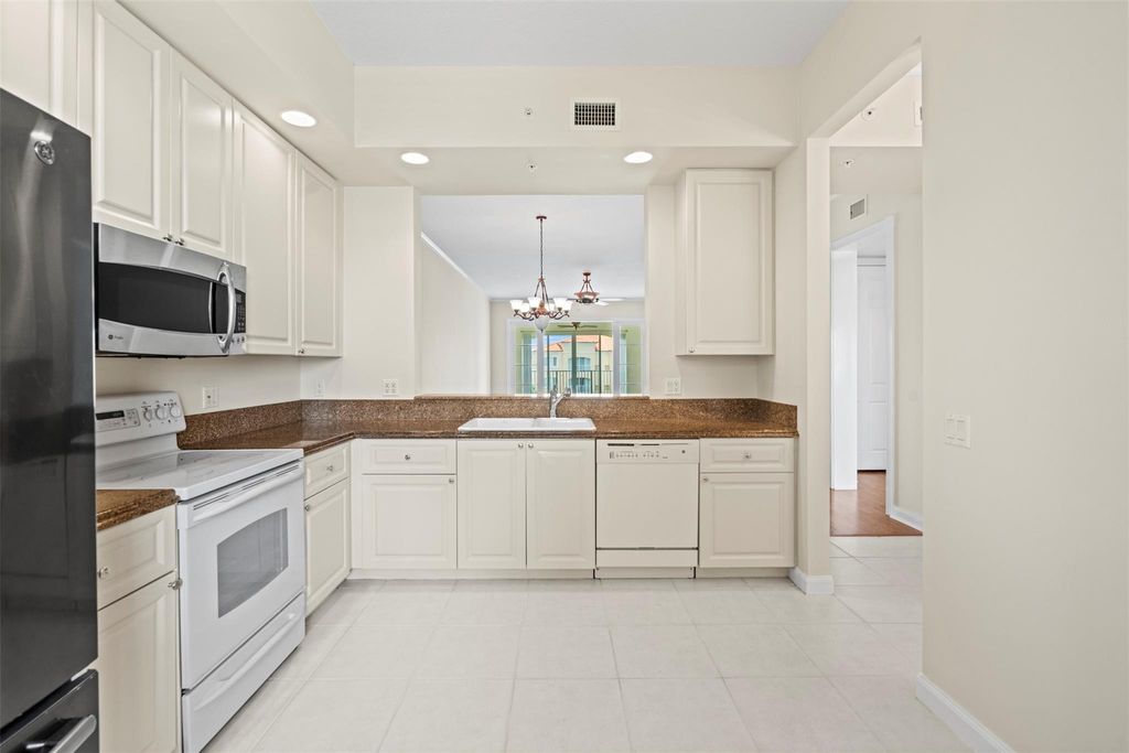 Photo of 7 Harbour Isle Dr #PH04, Fort Pierce, FL 34949 (MLS # F10514855)