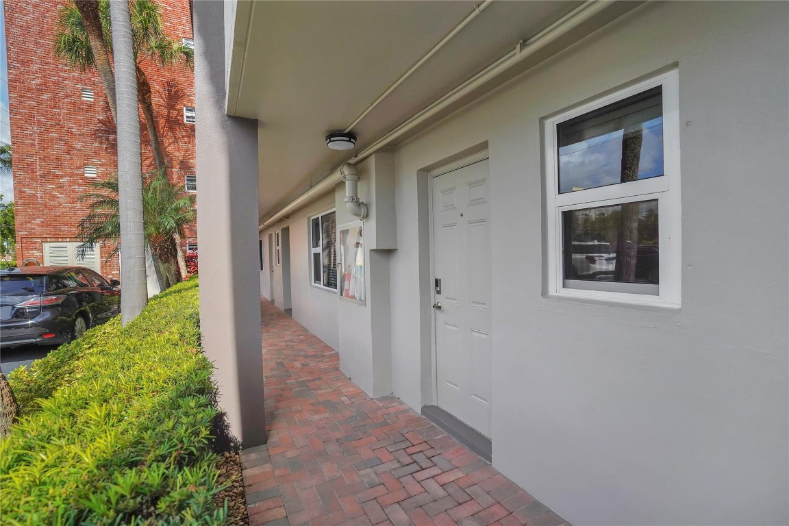 3111 NE 51st Street 106C