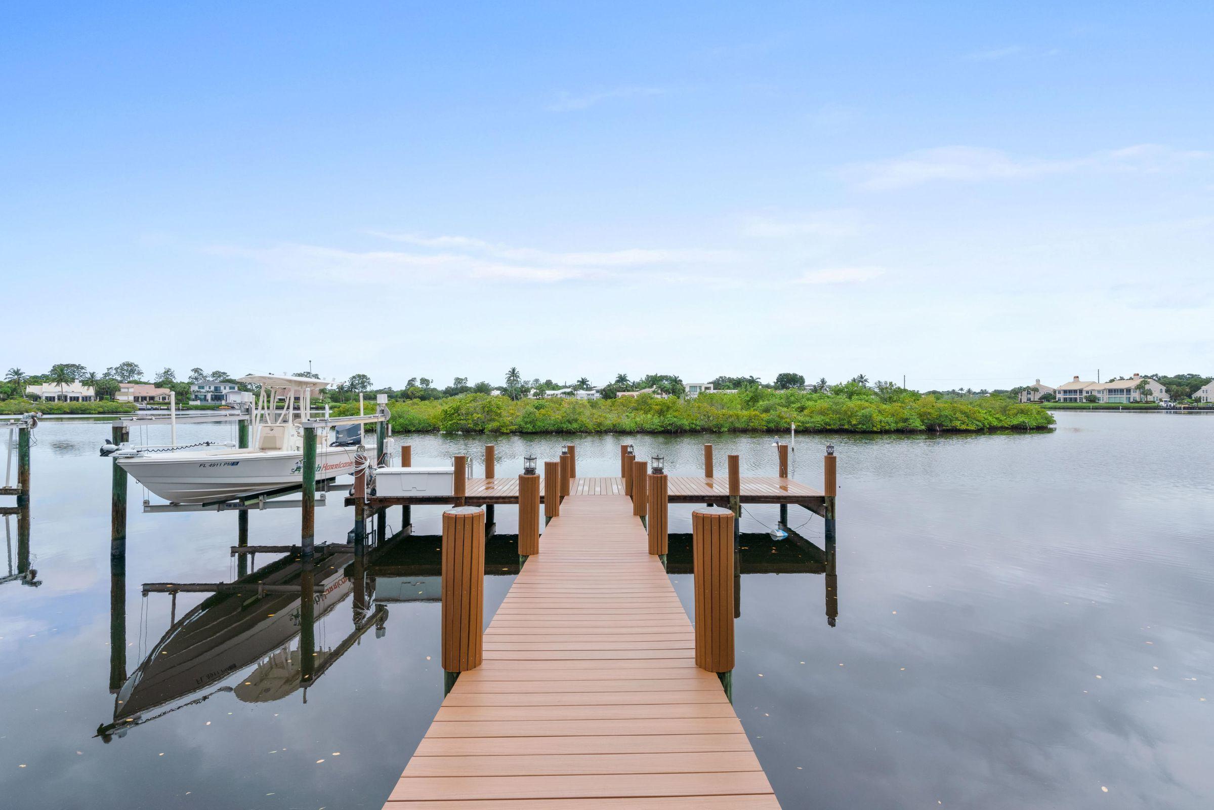 ADMIRALS COVE - Residential