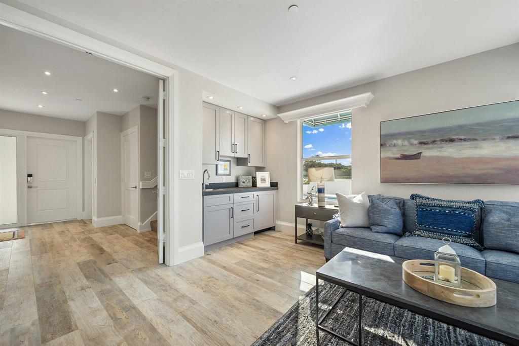 LYKE'S LANDING - Residential