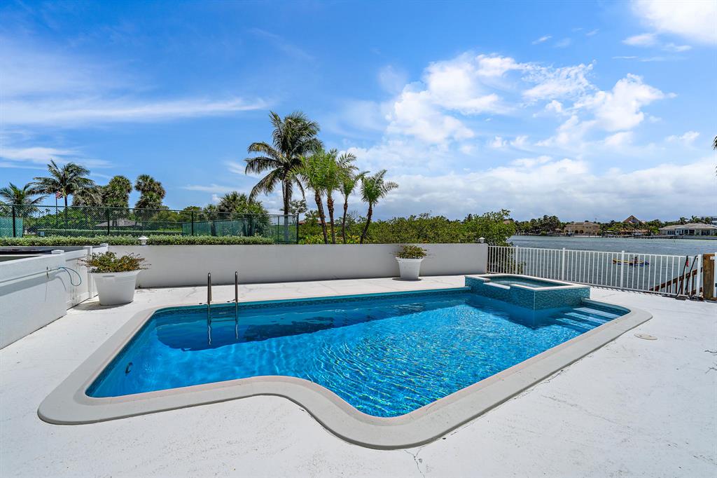 LYKE'S LANDING - Residential