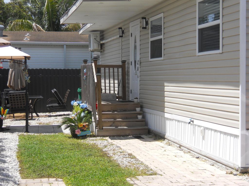 Photo of 4633 SW 73rd Avenue #17, Davie, FL 33314 (MLS # B26018136)