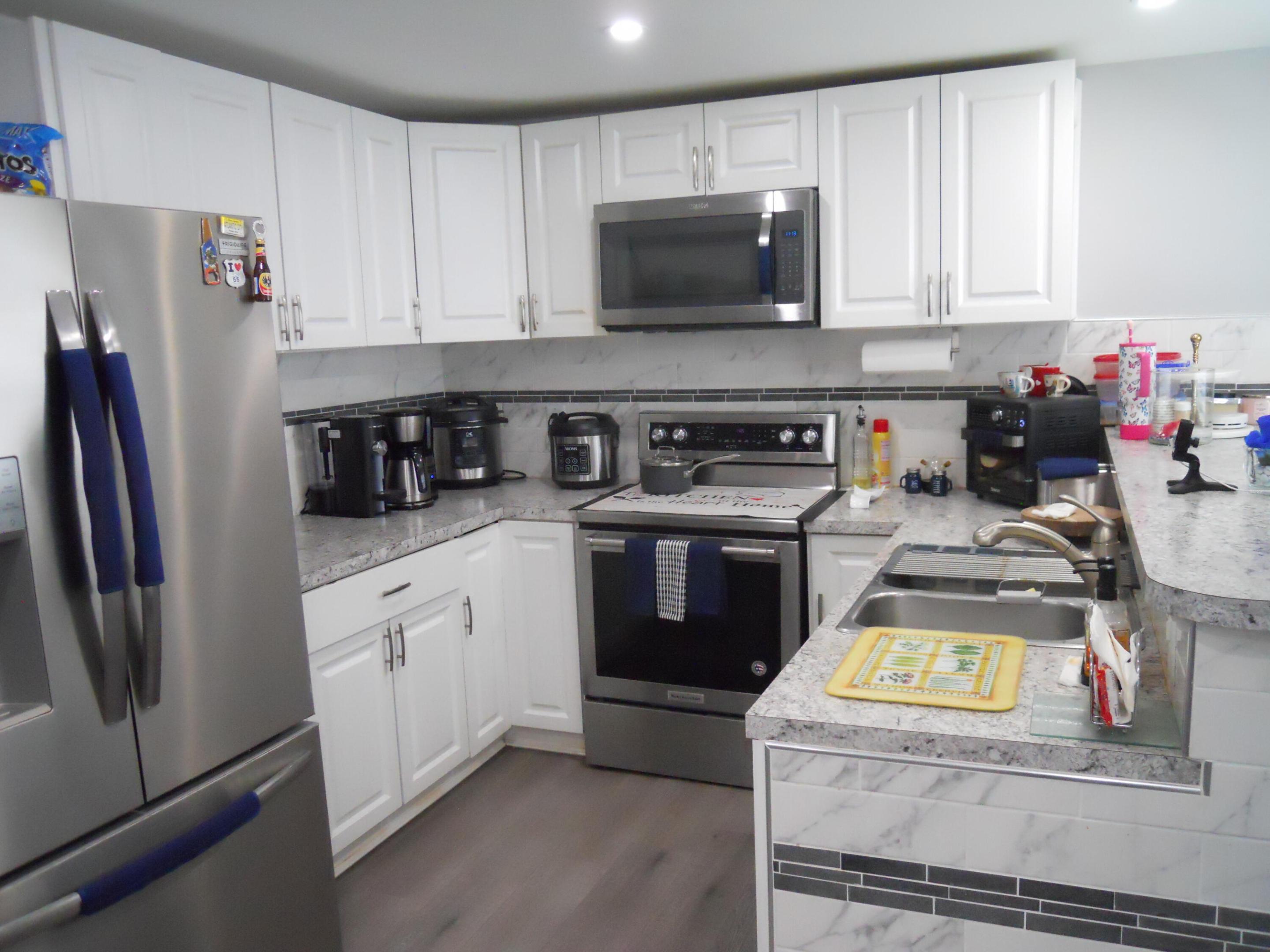 4633 SW 73rd Avenue 17