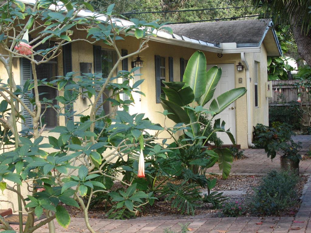 RIVERSIDE VILLAS CONDO BLDG 712 - Residential